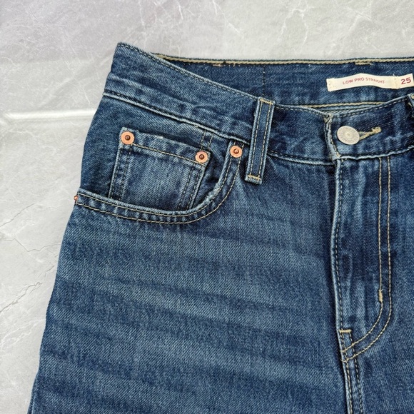 Women’s Levi’s Low Pro Straight 90s Distressed Jeans Size 25 - Picture 5 of 16